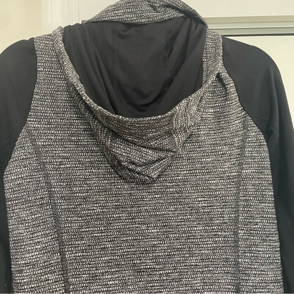 Lululemon Steel Gray Black Define Hooded Jacket Size 4 - Picture 6 of 10
